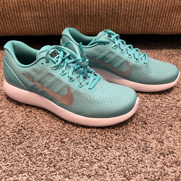 Nike Shoes - NWOT Nike Lunarglide 9 Nike ID Running Shoes in turquoise